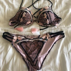 Black & pink VS bikini 34B top M bottom